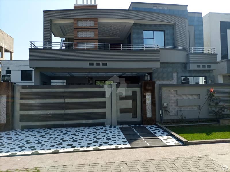 1 Kanal House In Stunning DC Colony Is Available For Sale