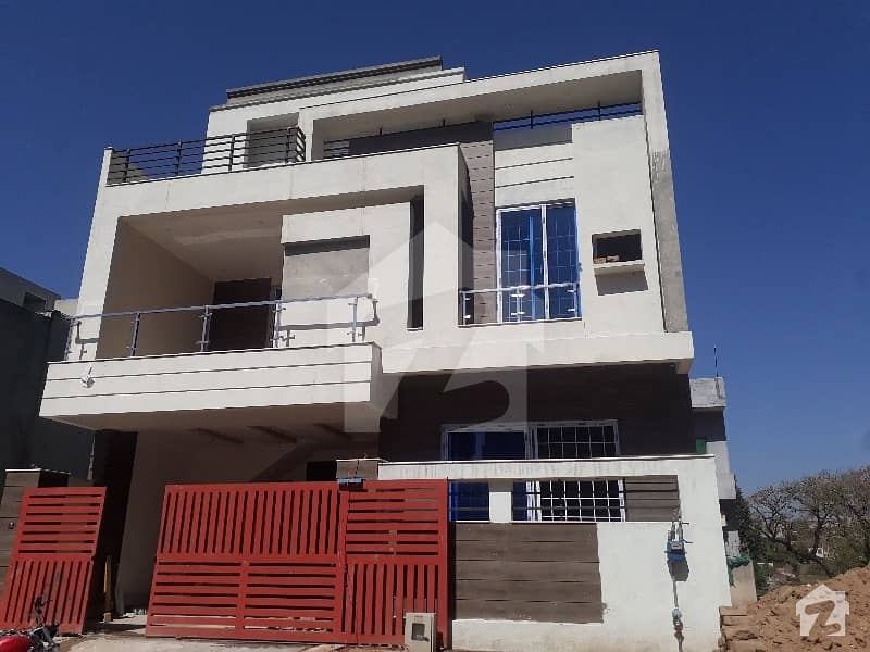 Triple Storey A Brand  New  Luxury House 30x70 For Sale