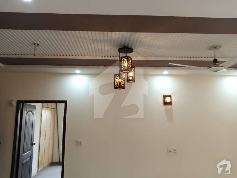 بحریہ ٹاؤن سیکٹر سی بحریہ ٹاؤن لاہور میں 3 کمروں کا 5 مرلہ مکان 1.05 کروڑ میں برائے فروخت۔