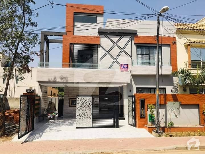 10 Marla Brand New House For Sale At Prime Location In Reasonable Price At Very Hot Location