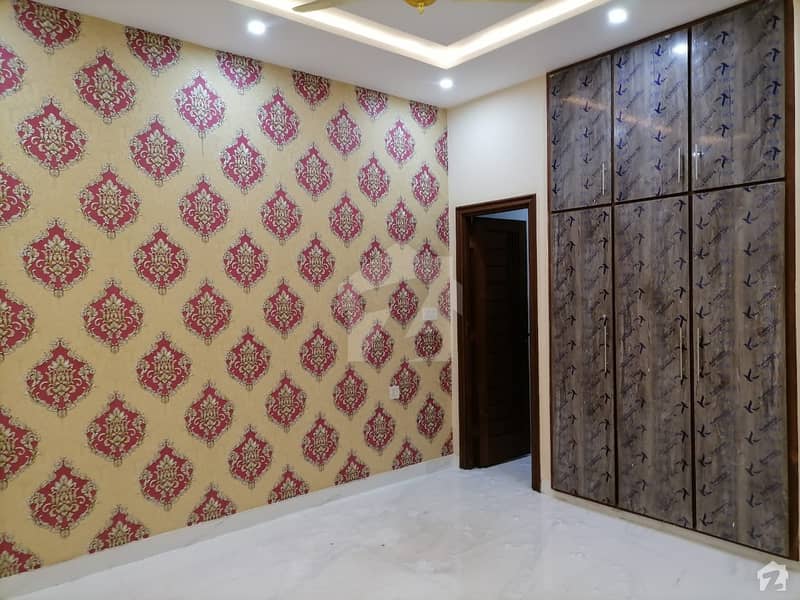 مسلم ٹاؤن فیصل آباد میں 5 کمروں کا 7 مرلہ مکان 45 ہزار میں کرایہ پر دستیاب ہے۔