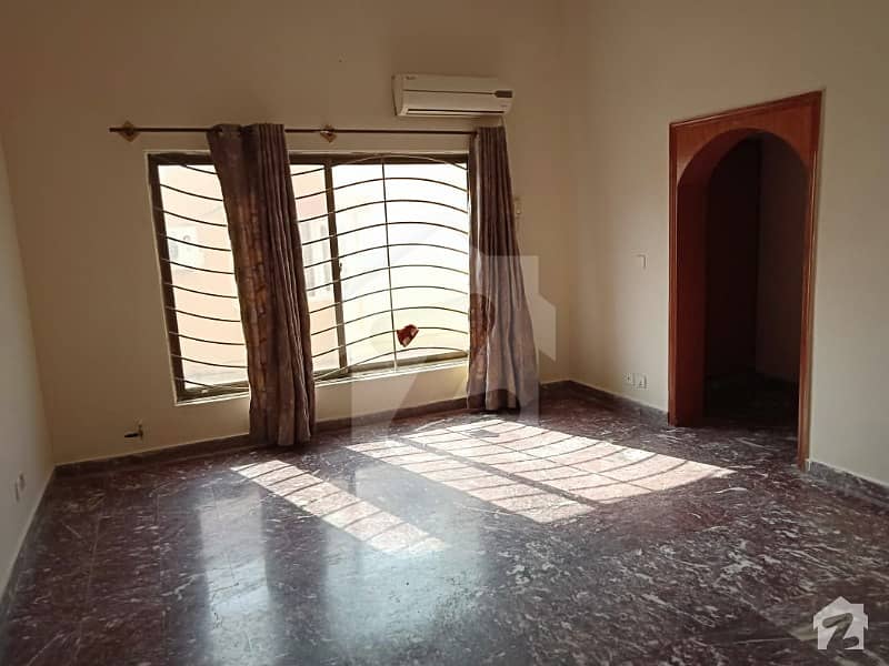 I-8 Beautiful Furnished Room For Female Only On Ground Floor