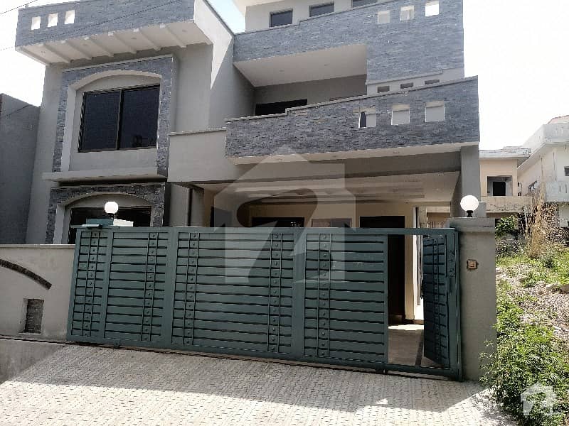 10 Marla Double Storey House Available For Sale