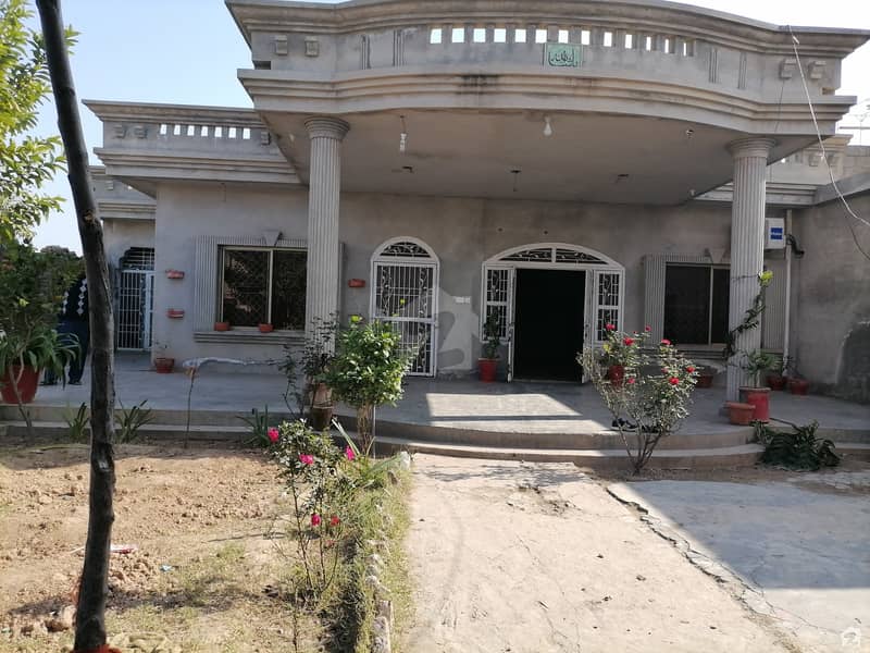 House For Sale Situated In Malak Pur