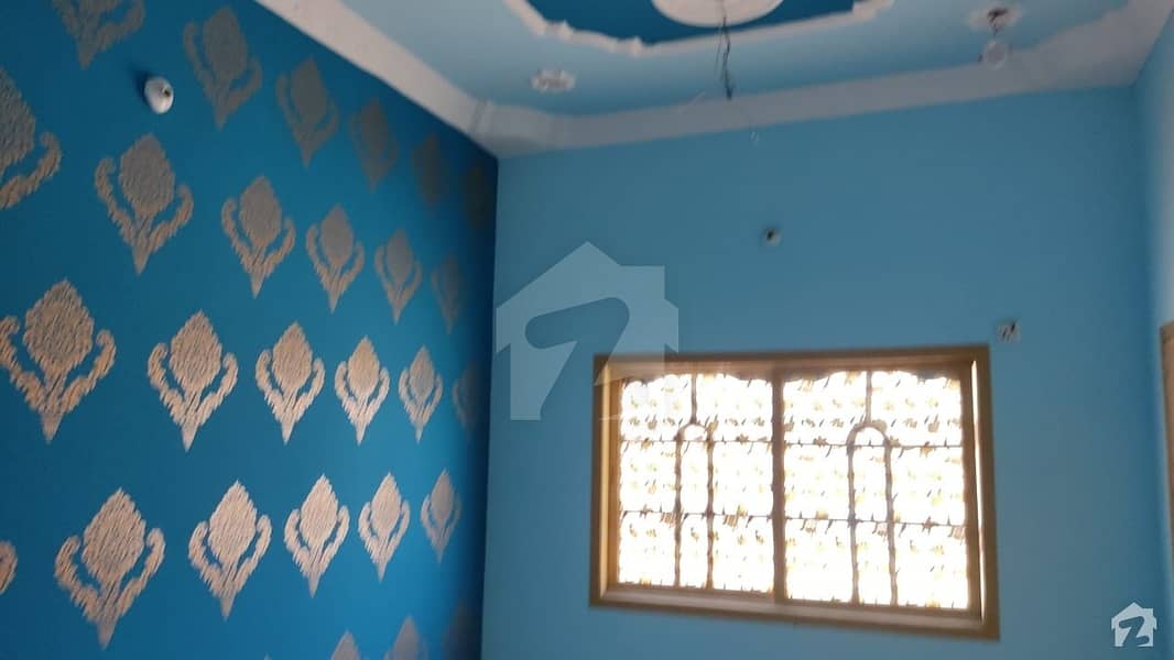 جامشورو روڈ حیدر آباد میں 6 کمروں کا 5 مرلہ مکان 1.2 کروڑ میں برائے فروخت۔