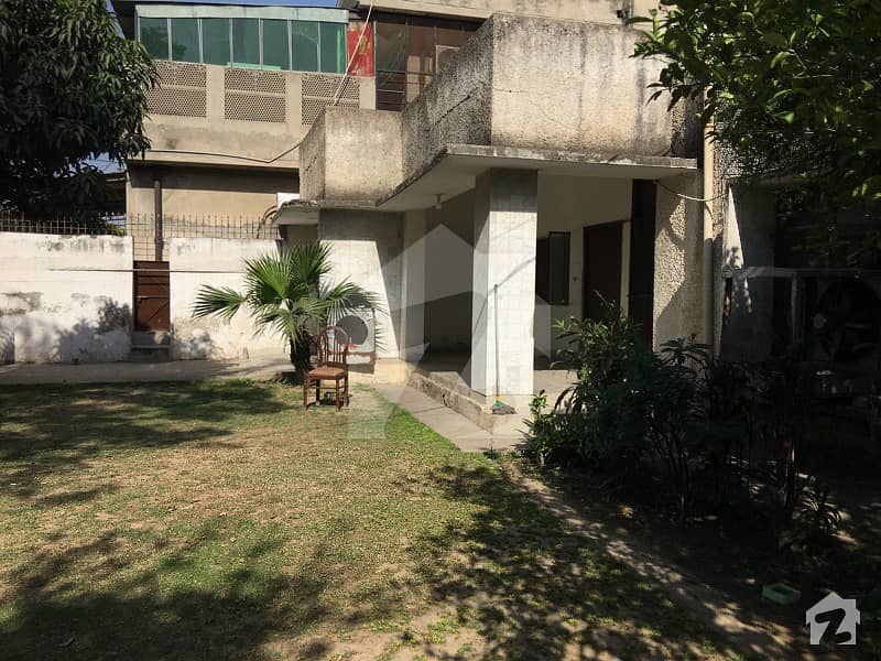 2 Kanal Old House On Straight Road For Sale