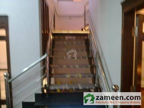 1 Kanal Upper Portion For Rent - Lower Locked