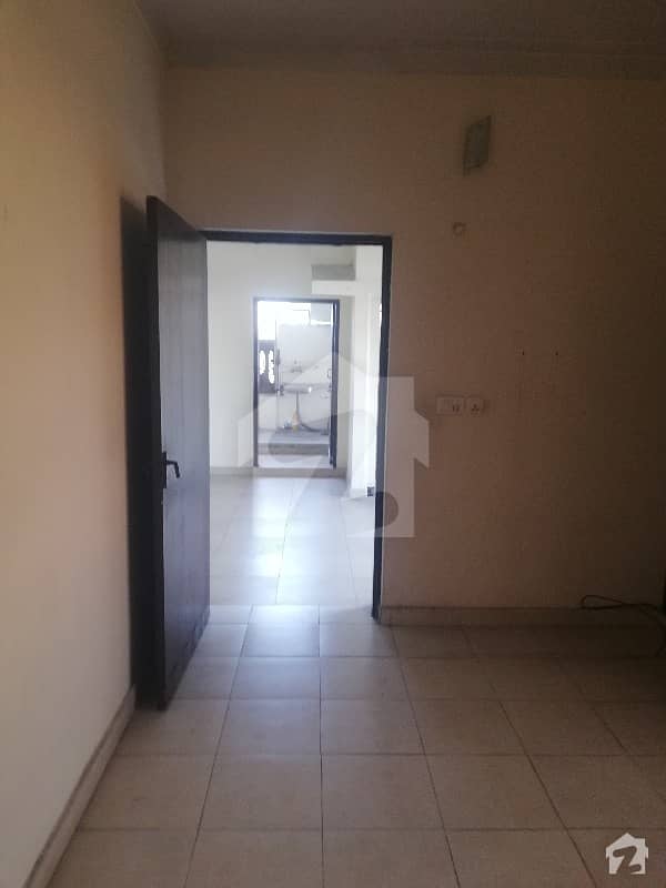 16 Marla Upper Portion Separate Gate For Rent In Old Officers Colony Preferred Small Family