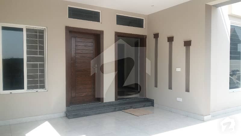 D12/1 3570 Brand New House 6 Bed For Sale