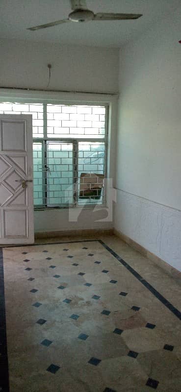 رینج روڈ راولپنڈی میں 4 کمروں کا 4 مرلہ مکان 28 ہزار میں کرایہ پر دستیاب ہے۔