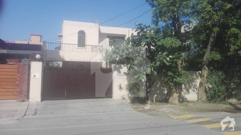 1 Kanal House For Sale In "S" block, Dha Phase 2 Lahore.