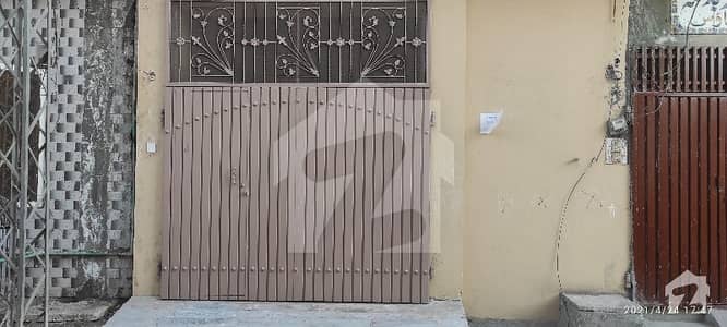 گلشن۔اے۔ظفر کالونی مُرِيدكے میں 3 کمروں کا 3 مرلہ مکان 20 ہزار میں کرایہ پر دستیاب ہے۔