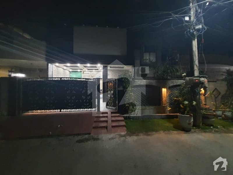 In Punjab Coop Housing Society House For Sale Sized 10 Marla