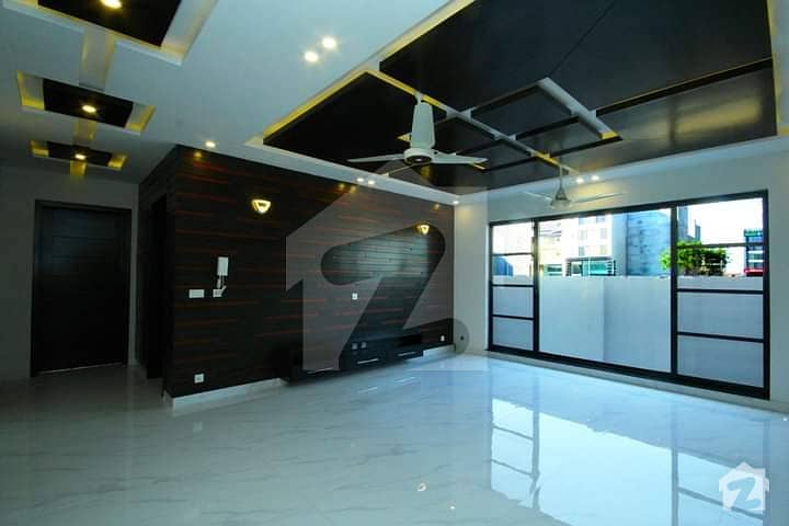 او پی ایف ہاؤسنگ سکیم - بلاک بی او پی ایف ہاؤسنگ سکیم لاہور میں 6 کمروں کا 1 کنال مکان 3.5 کروڑ میں برائے فروخت۔