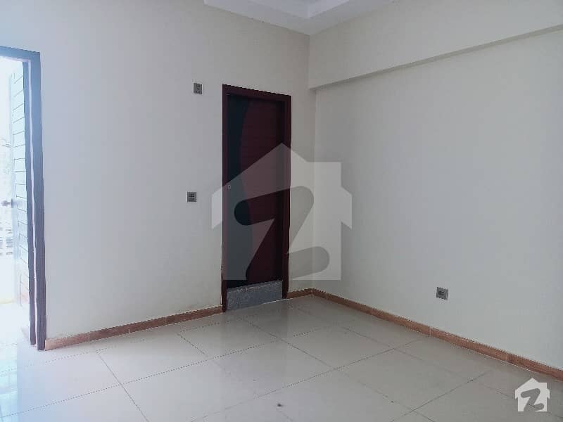 3 Bed Rooms Apartment For Rent