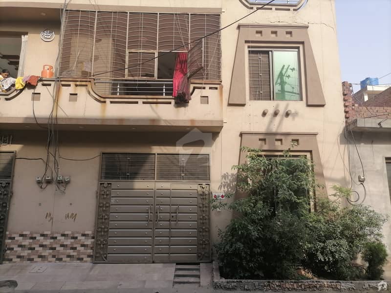 لالہ زار گارڈن لاہور میں 4 کمروں کا 5 مرلہ مکان 1.1 کروڑ میں برائے فروخت۔