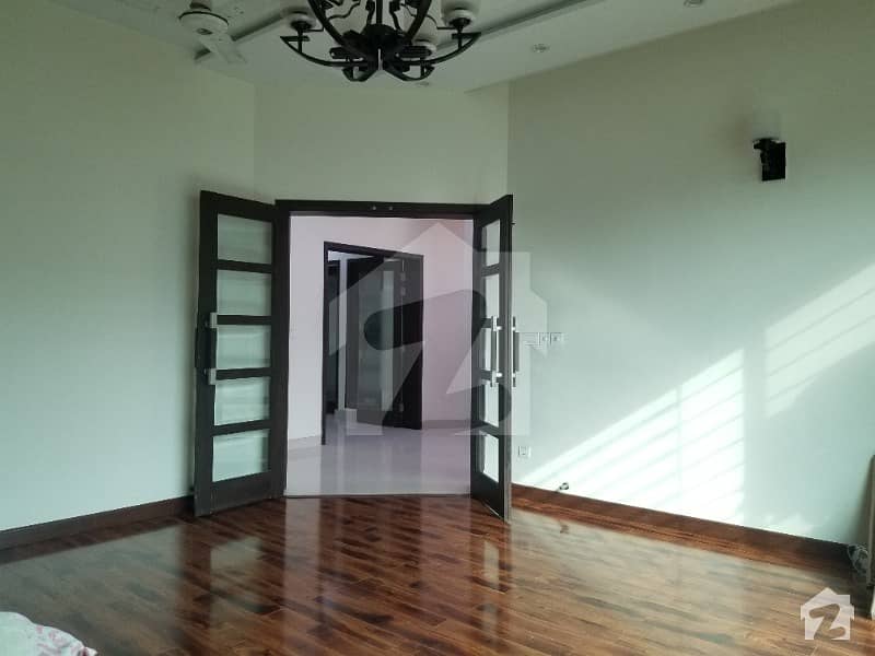 Paragon City 1 Kanal Beautiful House Available For Sale
