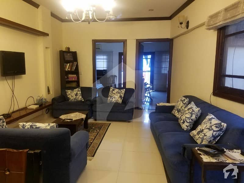 Dha Nishat Commercial Area Flat 1800sq Feet  Proper 3bedrooms Drawing Dining Lounge American Kitchen  Well Maintained  Like New