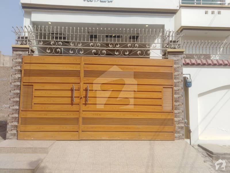 Ideally Located House Of 1406  Square Feet Is Available For Sale In Bahawalpur