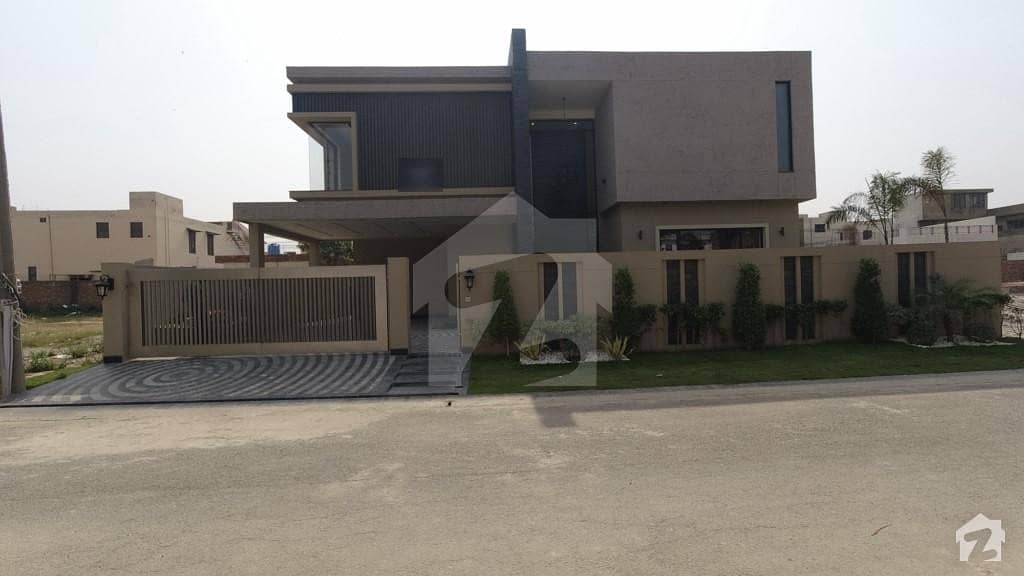 House For Sale In Beautiful Model Town
