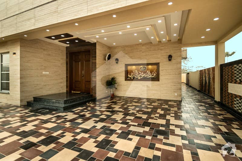10 MARLA SUPER MODERN HOUSE AVAILABLE FOR SALE IN DHA PHASE 8 LAHORE