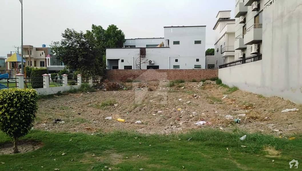 8 Marla Commercial Plot On Main Boulevard For Sale In Canal Garden