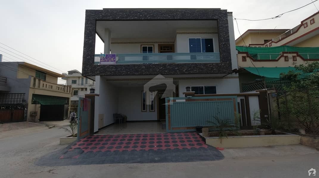 سوان گارڈن اسلام آباد میں 5 کمروں کا 8 مرلہ مکان 2.3 کروڑ میں برائے فروخت۔