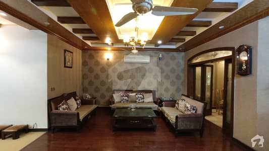 قیوم بلاک مصطفیٰ ٹاؤن لاہور میں 4 کمروں کا 10 مرلہ مکان 2.3 کروڑ میں برائے فروخت۔