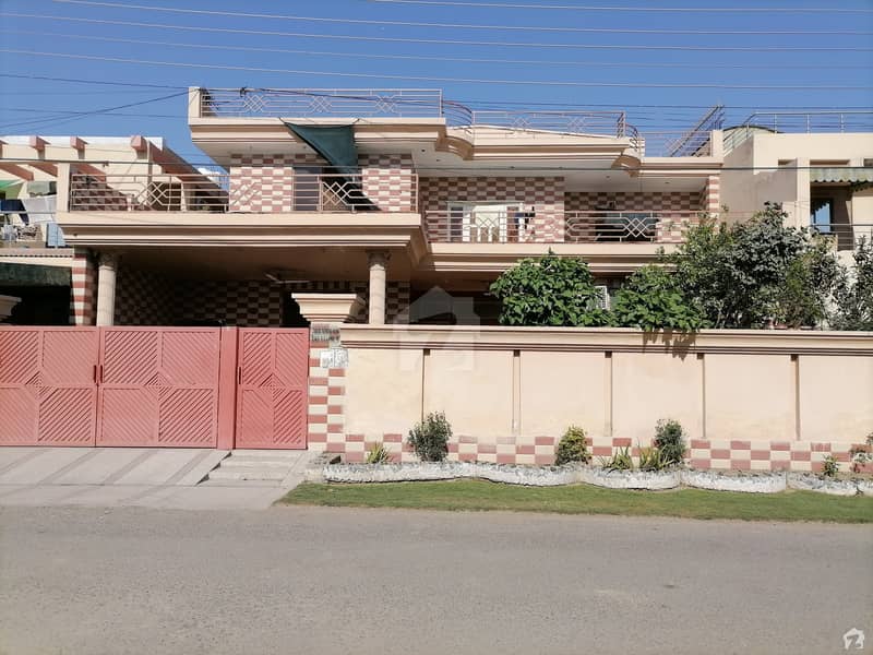 1 Kanal House available for sale in Wapda Town, Lahore