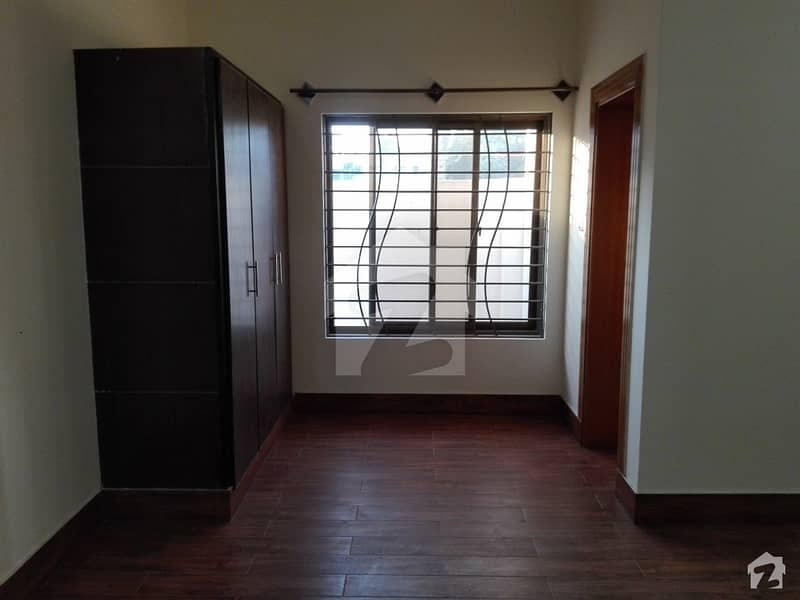 House Sized 14 Marla Is Available For Sale In Habibullah Colony