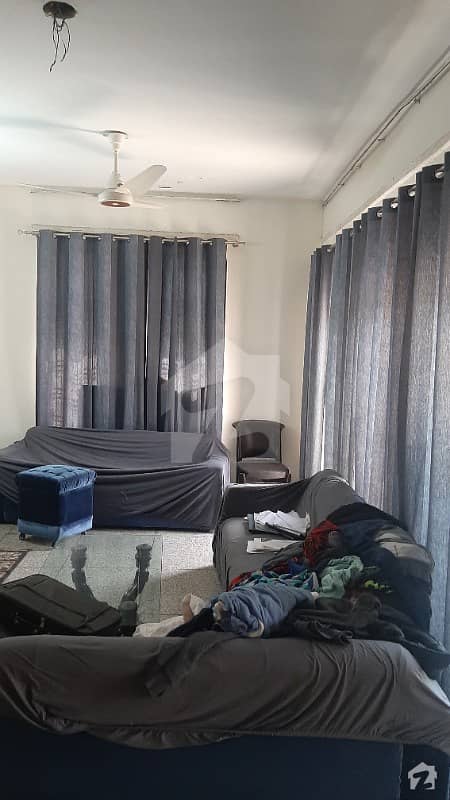 کینال ویو بلاک ڈی کینال ویو لاہور میں 5 کمروں کا 11 مرلہ مکان 2.15 کروڑ میں برائے فروخت۔
