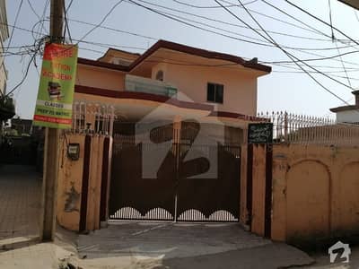 مسلم کالونی سیالکوٹ میں 6 کمروں کا 16 مرلہ مکان 2.25 کروڑ میں برائے فروخت۔