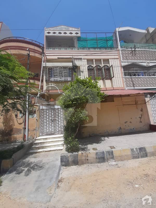 نارتھ کراچی - سیکٹر 11-C/1 نارتھ کراچی کراچی میں 6 کمروں کا 5 مرلہ مکان 2.4 کروڑ میں برائے فروخت۔