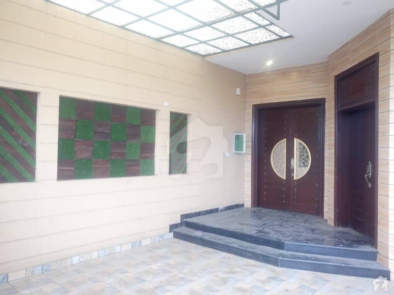 10 Marla Upper Portion In Beautiful Location Of Defence Road In Lahore