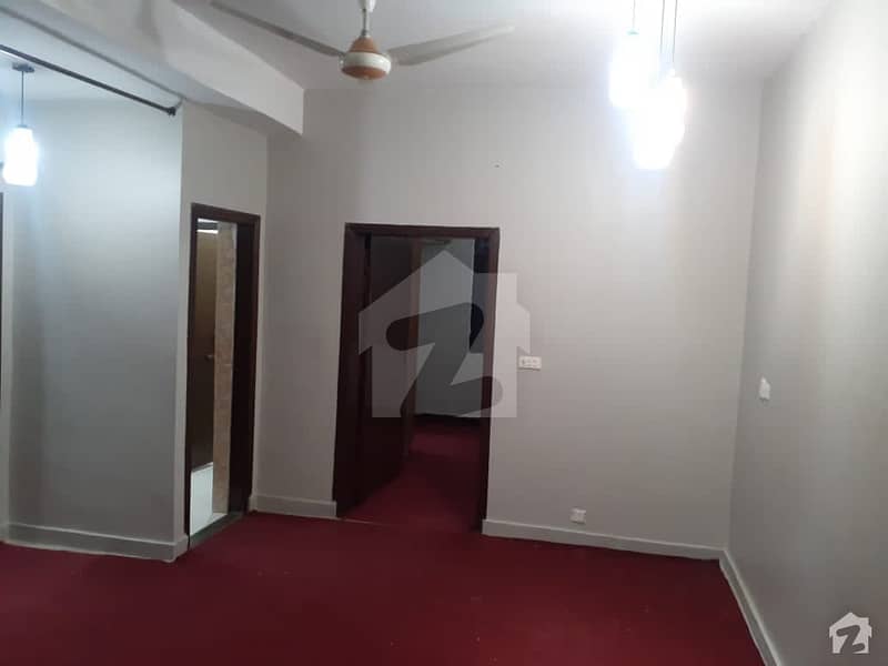 900  Square Feet Flat Available For Rent In G-11