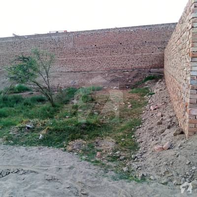 بہاولپور - بہاولنگر روڈ چشتیاں شریف میں 10 مرلہ رہائشی پلاٹ 15 لاکھ میں برائے فروخت۔