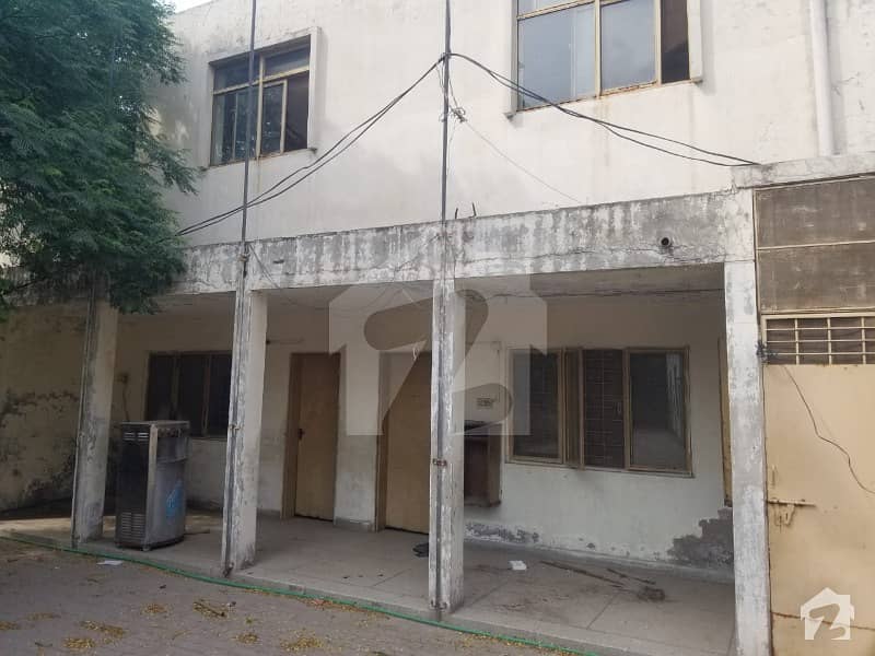4 Kanal Spacious Building Preferable For School Bank And Multinational Company Available For Rent