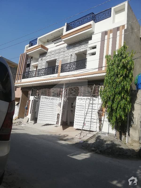 کلفٹن کالونی لاہور میں 5 کمروں کا 5 مرلہ مکان 1.45 کروڑ میں برائے فروخت۔