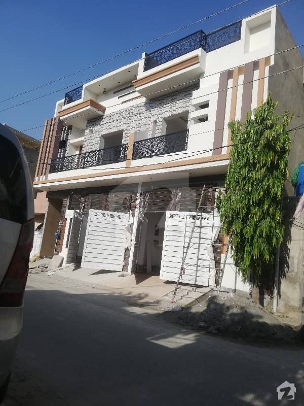 کلفٹن کالونی لاہور میں 3 کمروں کا 2 مرلہ مکان 60 لاکھ میں برائے فروخت۔