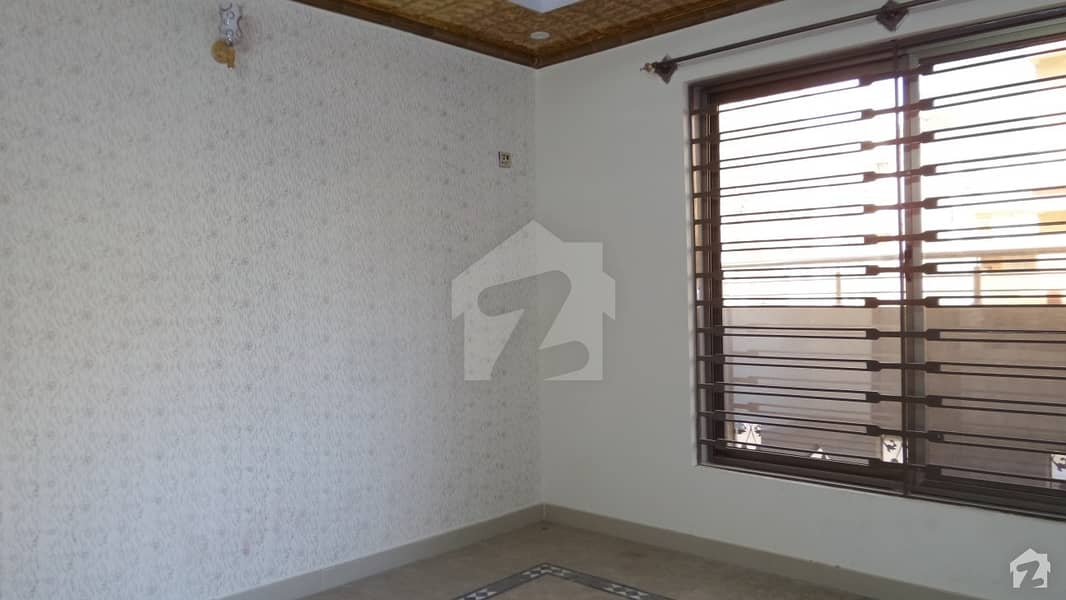 A 7 Marla Upper Portion Located In G-13 Is Available For Rent