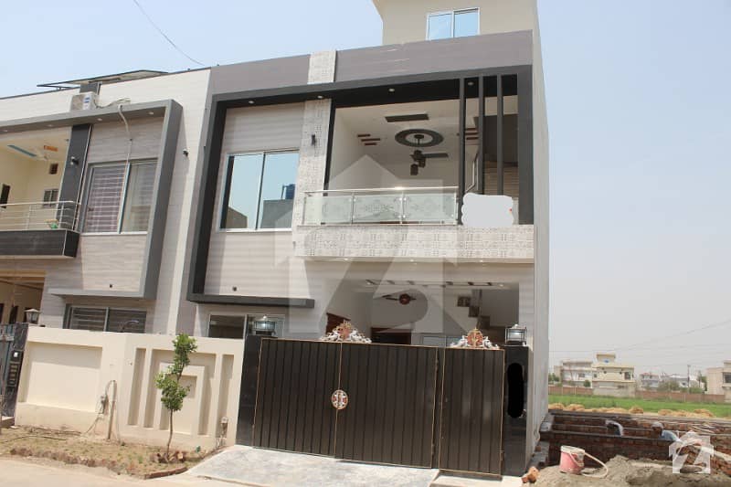 Self Constructed 5 Marla New House Jade Block Park View City