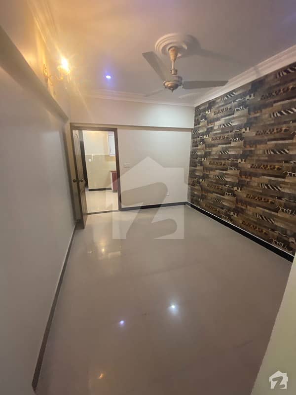 LUXURY FULLY RENOVATED 2 BED D/D APARTMENT IS AVAILABLE FOR SALE IN BUKHARI COMMERTIAL DHA PHASE 6 KARACHI