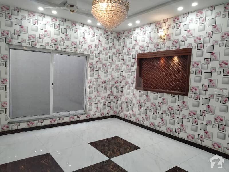پیراڈائیز ویلی فیصل آباد میں 6 کمروں کا 2.25 کنال مکان 15 کروڑ میں برائے فروخت۔