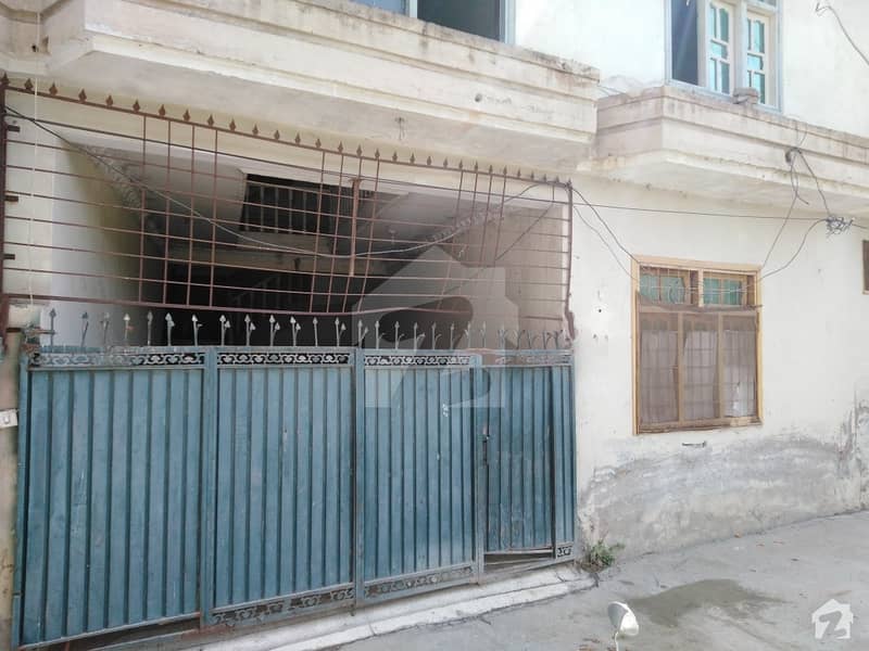 ورسک روڈ پشاور میں 3 کمروں کا 4 مرلہ مکان 22 ہزار میں کرایہ پر دستیاب ہے۔