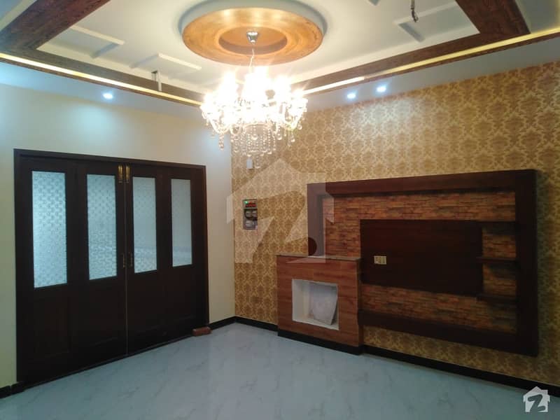 A Spacious 8 Marla Upper Portion In Gulberg