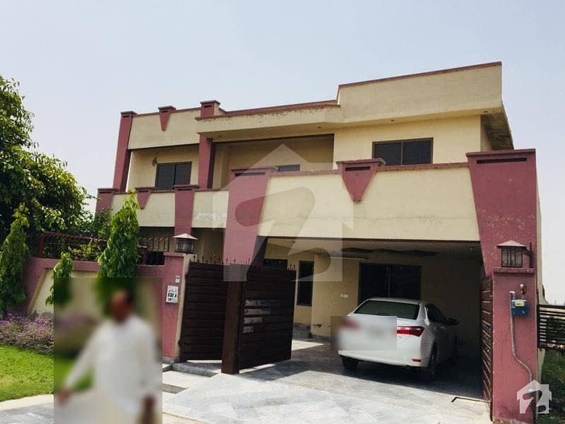 Double Portion One Kanal House Available For Rent
