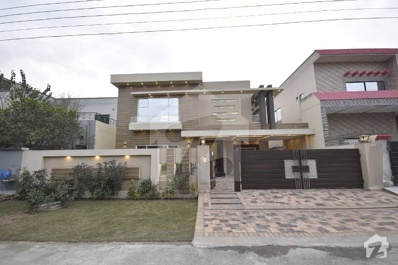 01 Kanal Modern Design Bungalow For Sale In State Life Housing Society