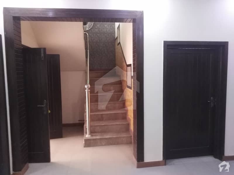 مسلم ٹاؤن فیصل آباد میں 3 کمروں کا 10 مرلہ مکان 40 ہزار میں کرایہ پر دستیاب ہے۔