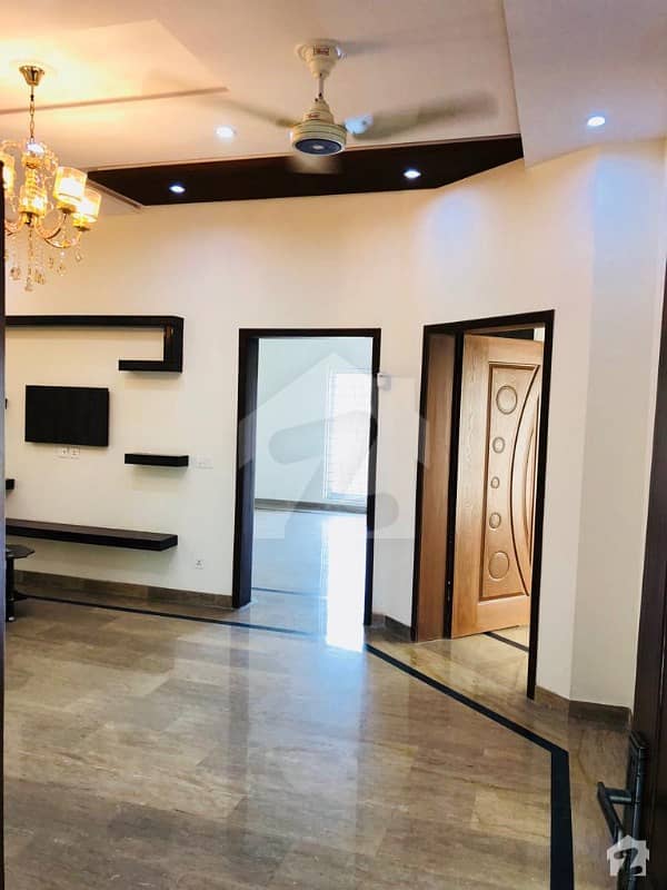 Upper Portion Of 2700  Square Feet Is Available In Contemporary Neighborhood Of Askari 10 - Sector C