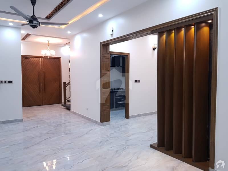 مسلم ٹاؤن فیصل آباد میں 3 کمروں کا 13 مرلہ مکان 50 ہزار میں کرایہ پر دستیاب ہے۔